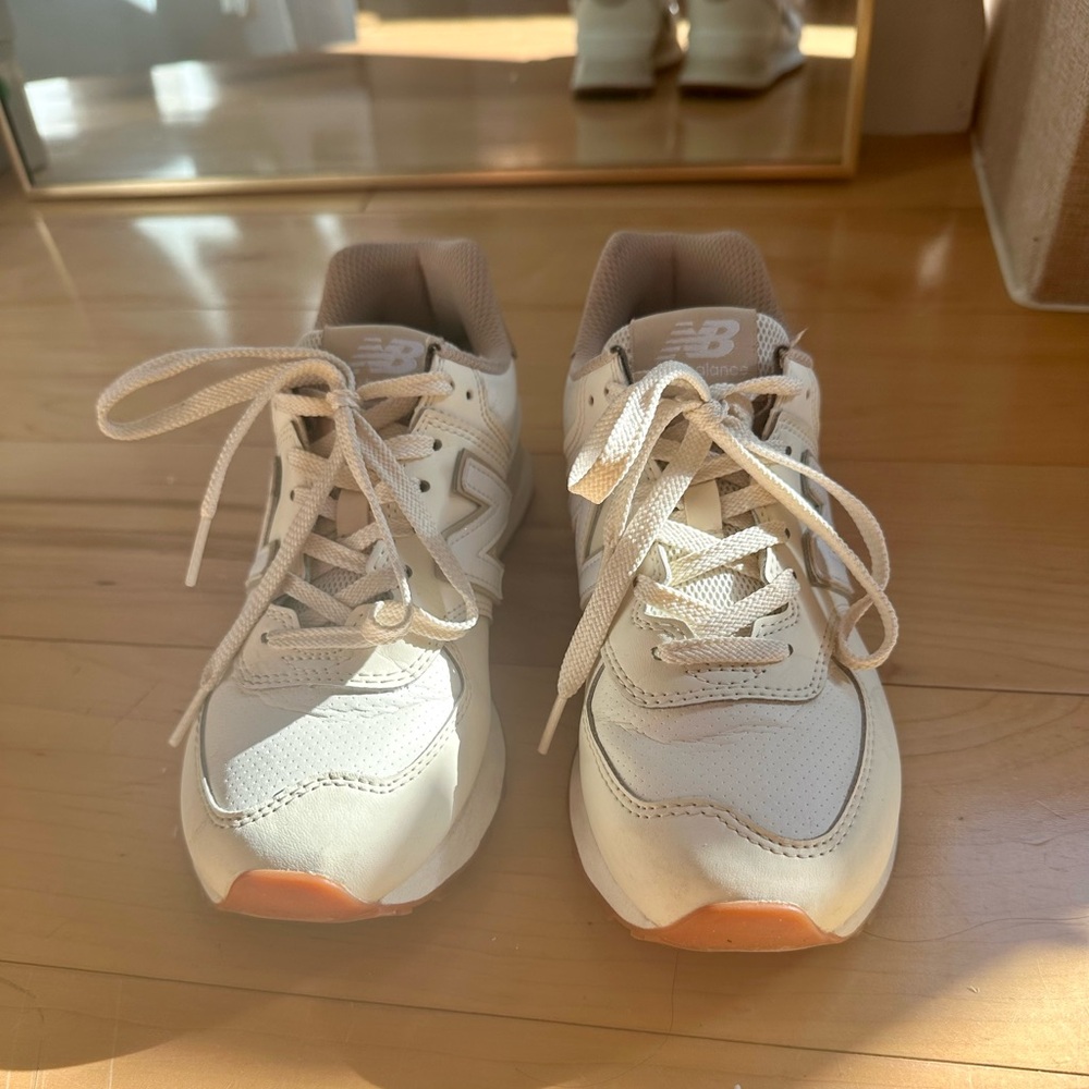 New Balance 574 Tan/White Colorway (size 4.5 Men/ 6 Women)